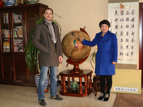 �I���L��